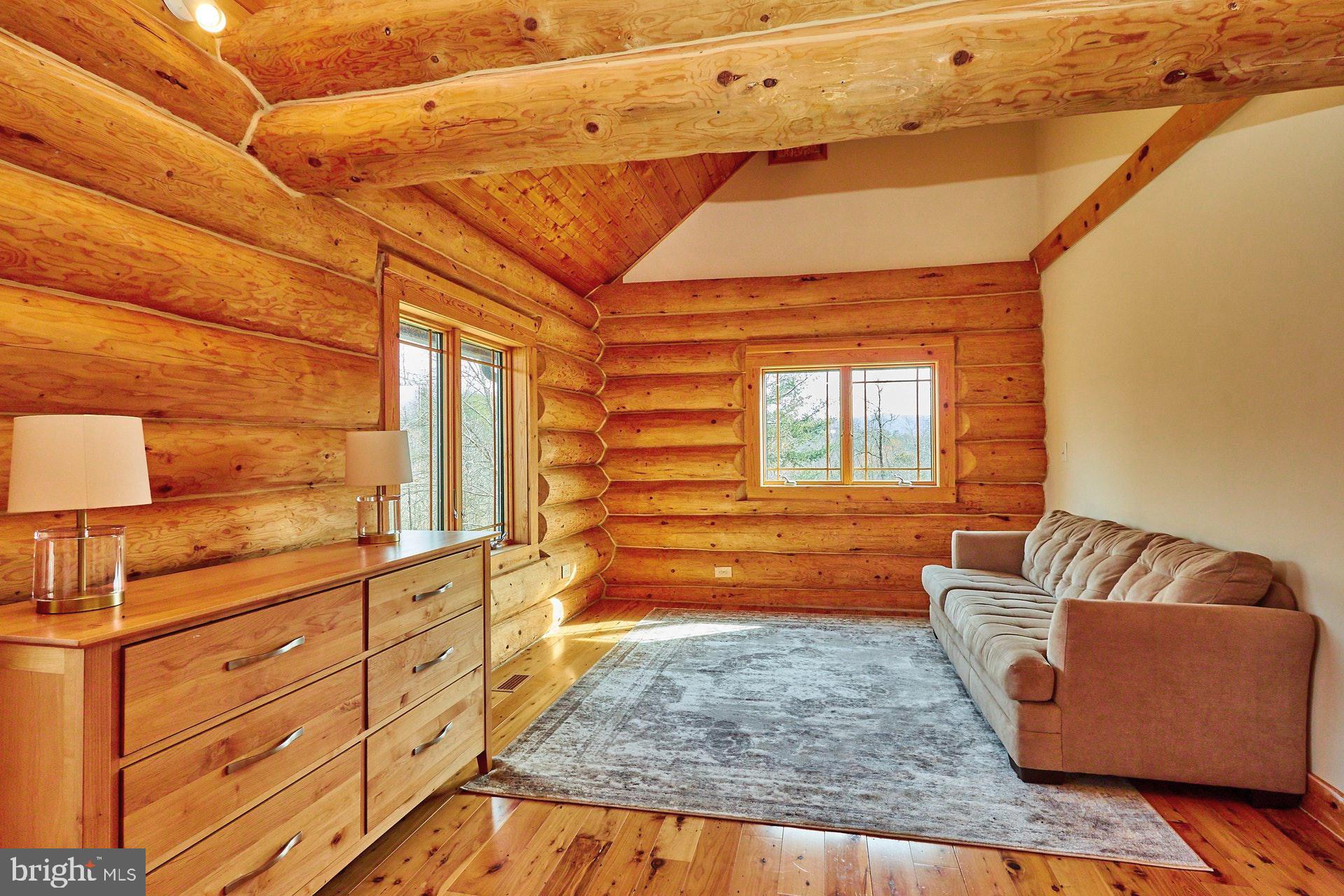 14047 Hume Road Hume, VA 22639 - Photo 27 of 73 Sitting Area in Master Suite