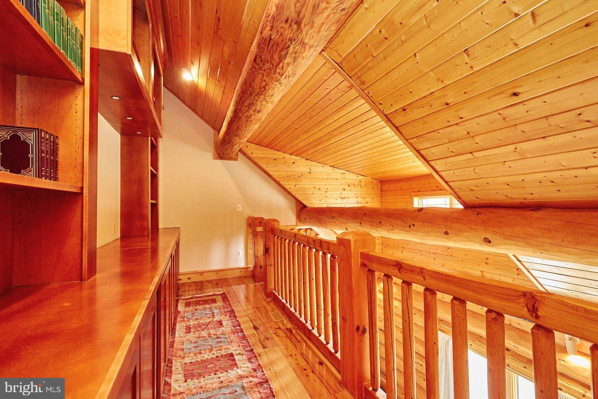 14047 Hume Road Hume, VA 22639 - Photo 35 of 73 Upper Level Library