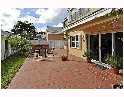 253 Bridgeton Road Weston, FL 33326 - Photo 14 of 16 Patio/Deck