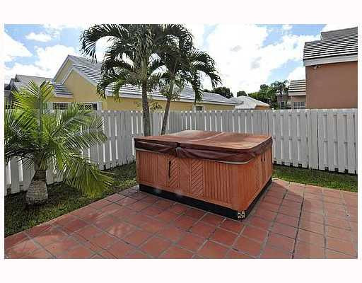 253 Bridgeton Road Weston, FL 33326 - Photo 15 of 16 Exterior Front