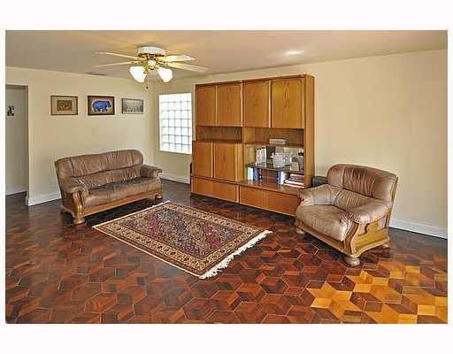 253 Bridgeton Road Weston, FL 33326 - Photo 6 of 16 Den/Family/Great Room