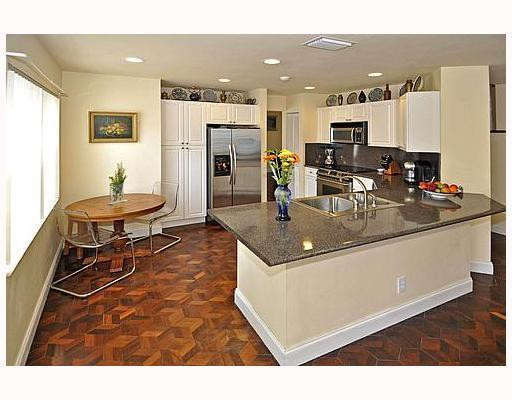 253 Bridgeton Road Weston, FL 33326 - Photo 8 of 16 Kitchen