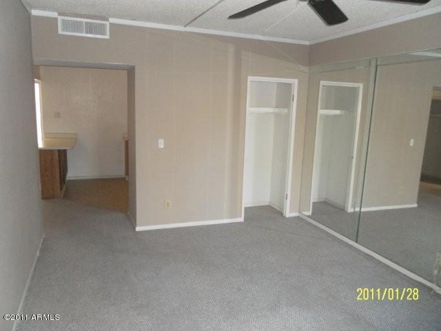 353 East Thomas Road, Unit 105 Phoenix, AZ 85012 - Photo 8 of 13 living room