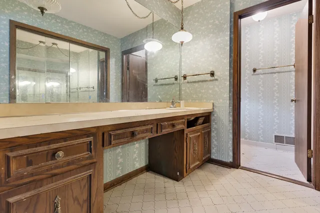 $245,000 | 16747 Paxton Avenue, South Holland, IL 60473