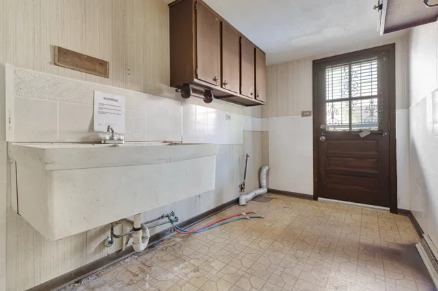 $245,000 | 16747 Paxton Avenue, South Holland, IL 60473