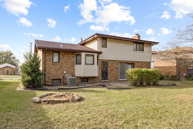 $245,000 | 16747 Paxton Avenue, South Holland, IL 60473