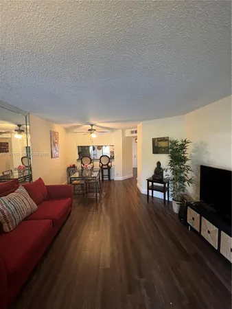 $2,149 | 5533 Courtyard Drive, Unit 5533, Margate, FL 33063