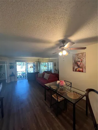 $2,149 | 5533 Courtyard Drive, Unit 5533, Margate, FL 33063