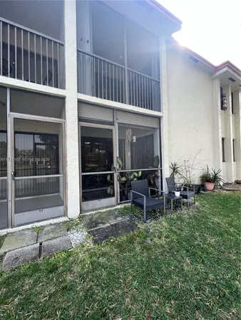 $2,149 | 5533 Courtyard Drive, Unit 5533, Margate, FL 33063
