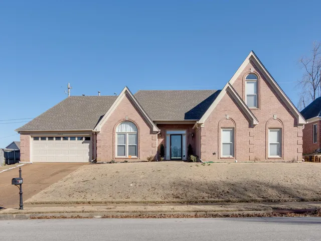 $375,000 | 2040 Oak Springs Drive, Memphis, TN 38016