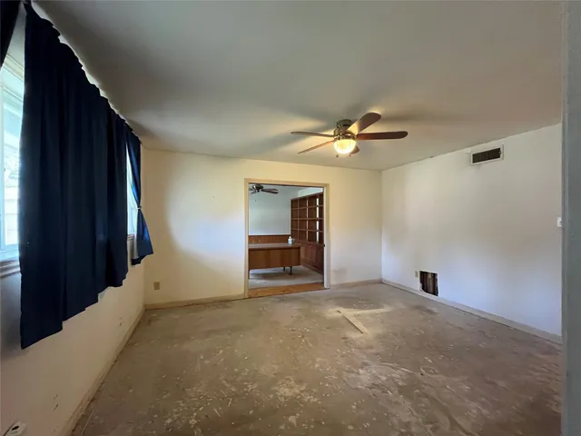 $220,000 | 18203 Carriage Lane, Nassau Bay, TX 77058