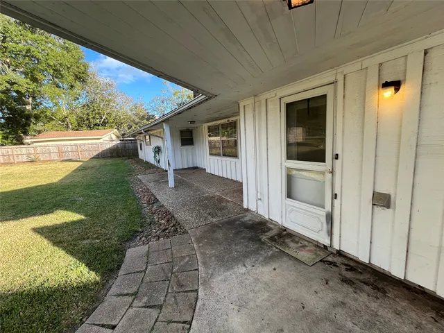 $220,000 | 18203 Carriage Lane, Nassau Bay, TX 77058