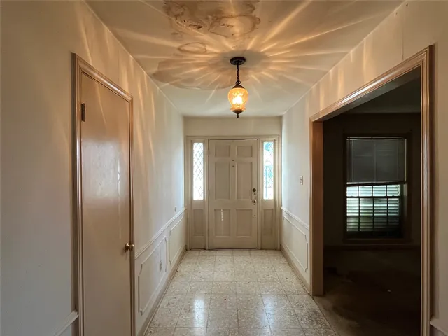 $220,000 | 18203 Carriage Lane, Nassau Bay, TX 77058