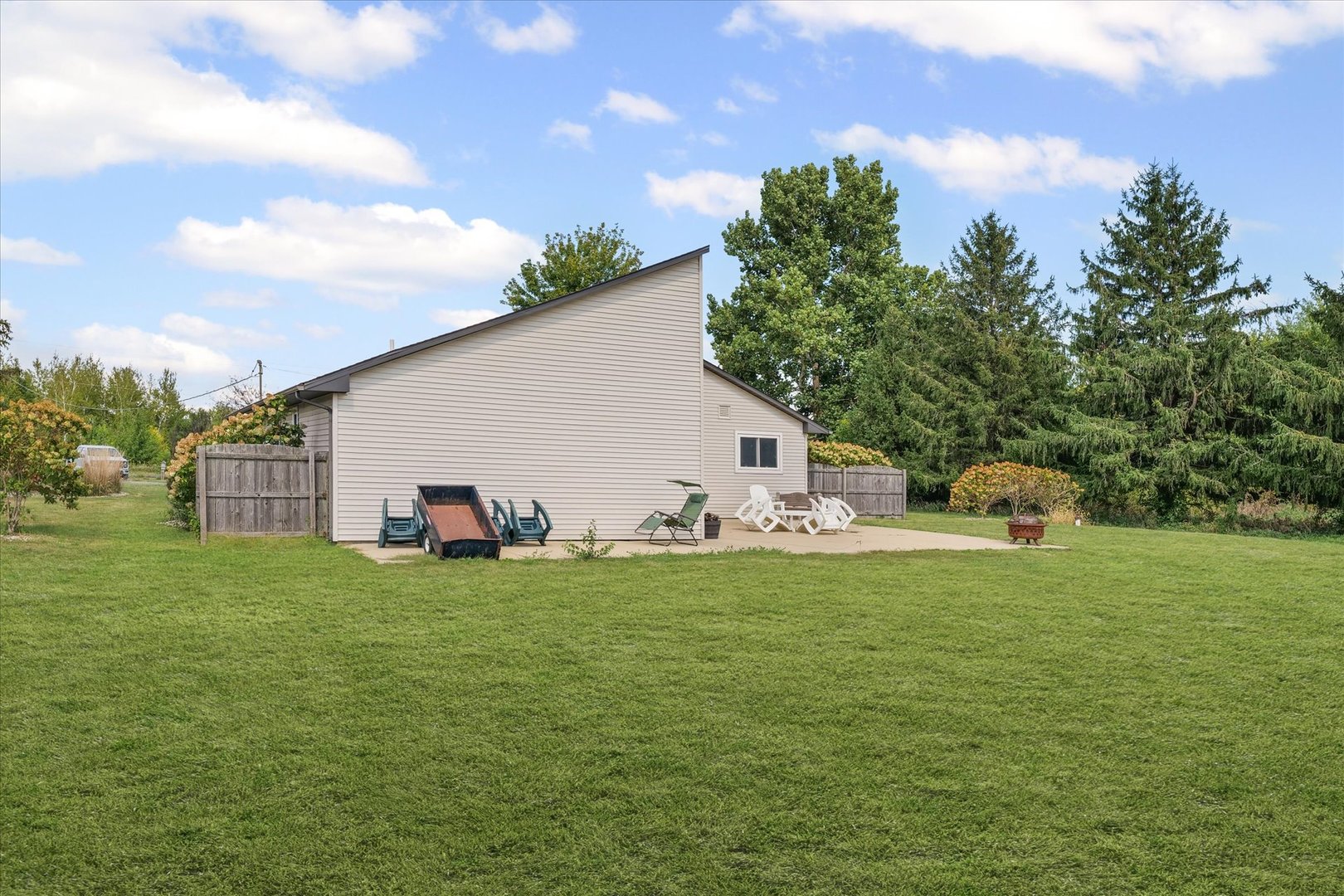 1707 West Old Church Road Champaign, IL 61822 - Photo 29 of 32 a view of a house with backyard