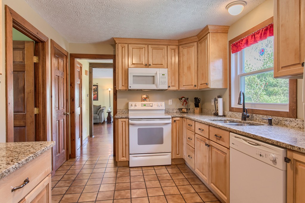 79 Overlook Road Westminster, MA 01473 - Photo 11 of 30 Gallery Image 11