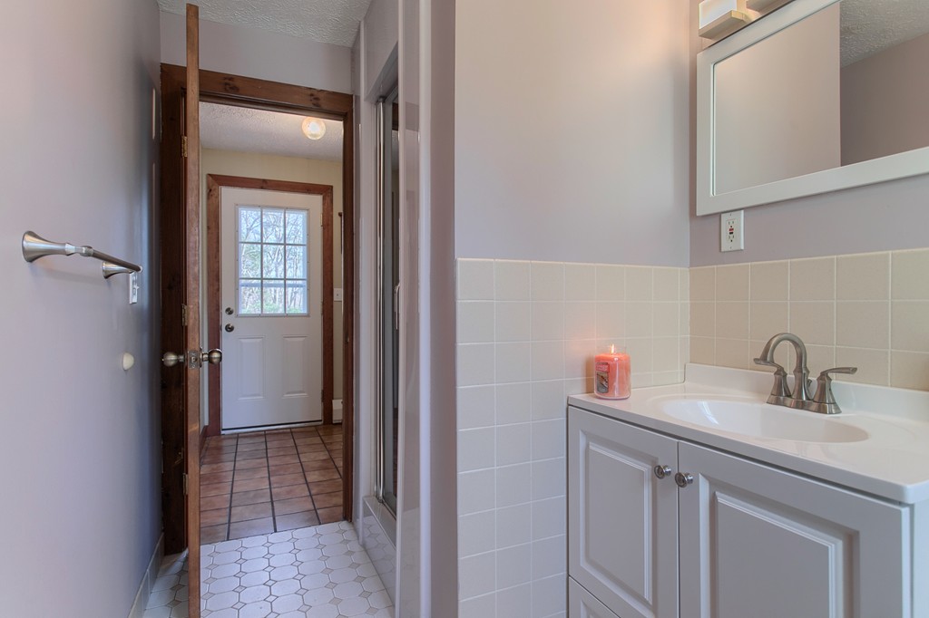 79 Overlook Road Westminster, MA 01473 - Photo 14 of 30 Gallery Image 14