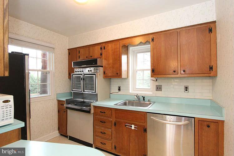2611 Spencer Road Chevy Chase, MD 20815 - Photo 5 of 15 Kitchen