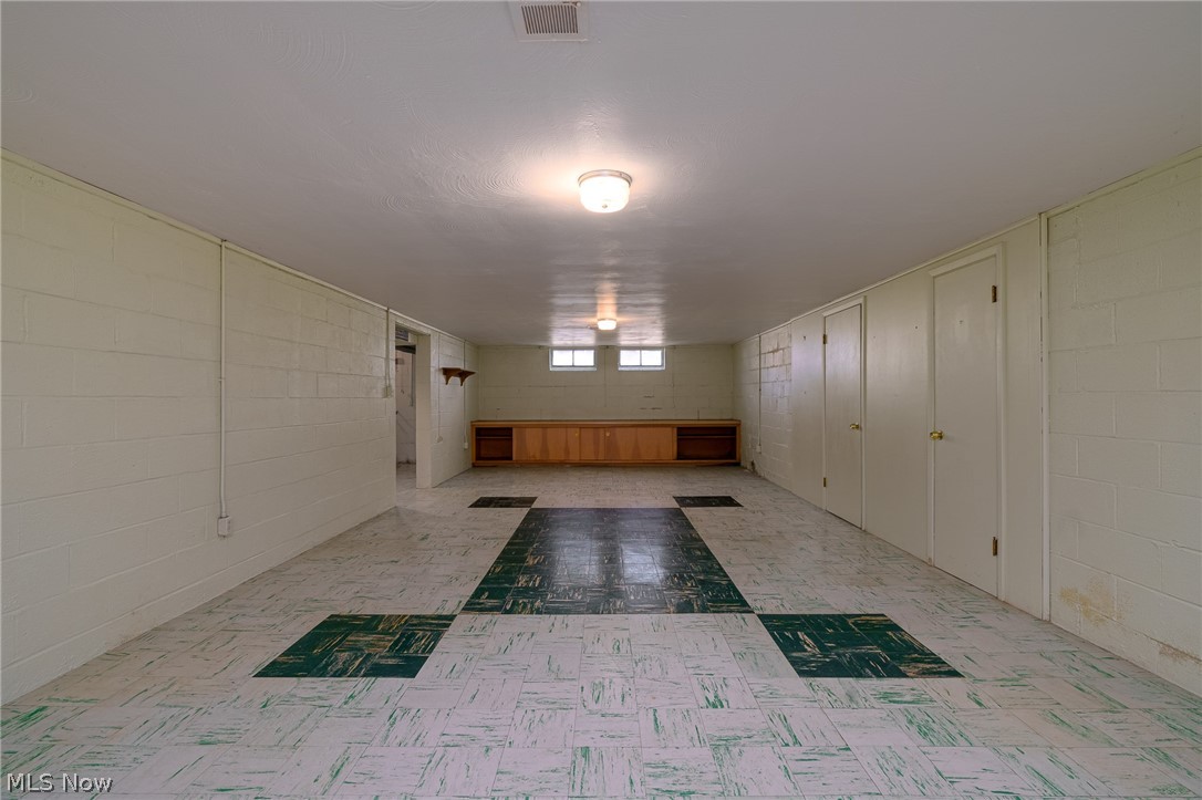 6572 South Canterbury Road Cleveland, OH 44129 - Photo 24 of 36
