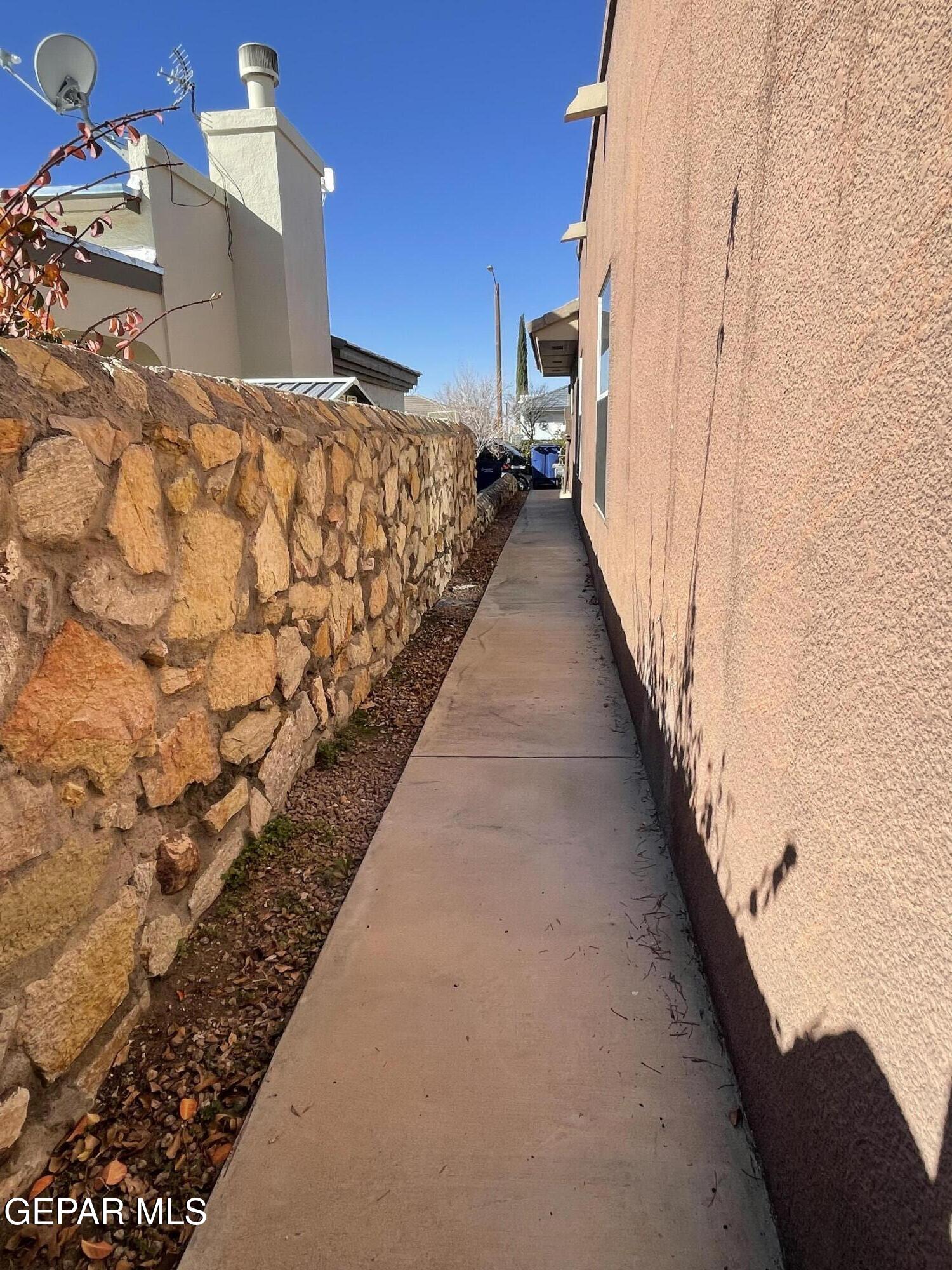 1472 Pioneer Ridge Drive El Paso, TX 79912 - Photo 51 of 58 IMG_8417