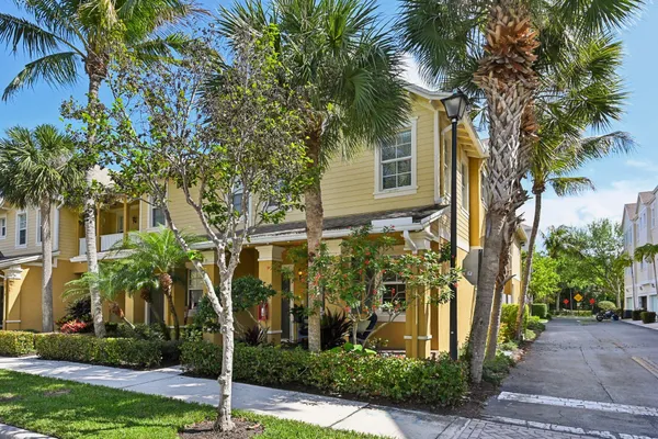 $650,000 | 110 East Pigeon Plum Drive, Jupiter, FL 33458