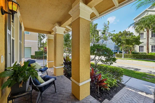 $650,000 | 110 East Pigeon Plum Drive, Jupiter, FL 33458