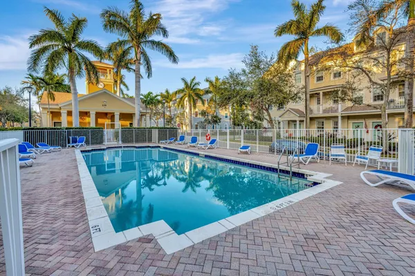 $650,000 | 110 East Pigeon Plum Drive, Unit 108, Jupiter, FL 33458