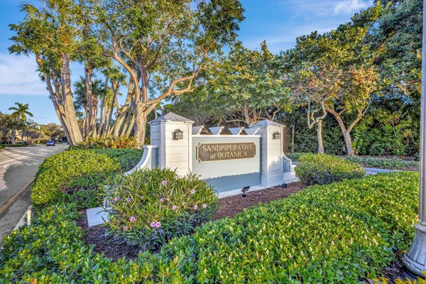 $650,000 | 110 East Pigeon Plum Drive, Unit 108, Jupiter, FL 33458