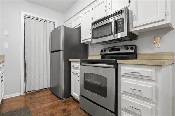$155,000 | 12665 West 110th Terrace, Overland Park, KS 66210
