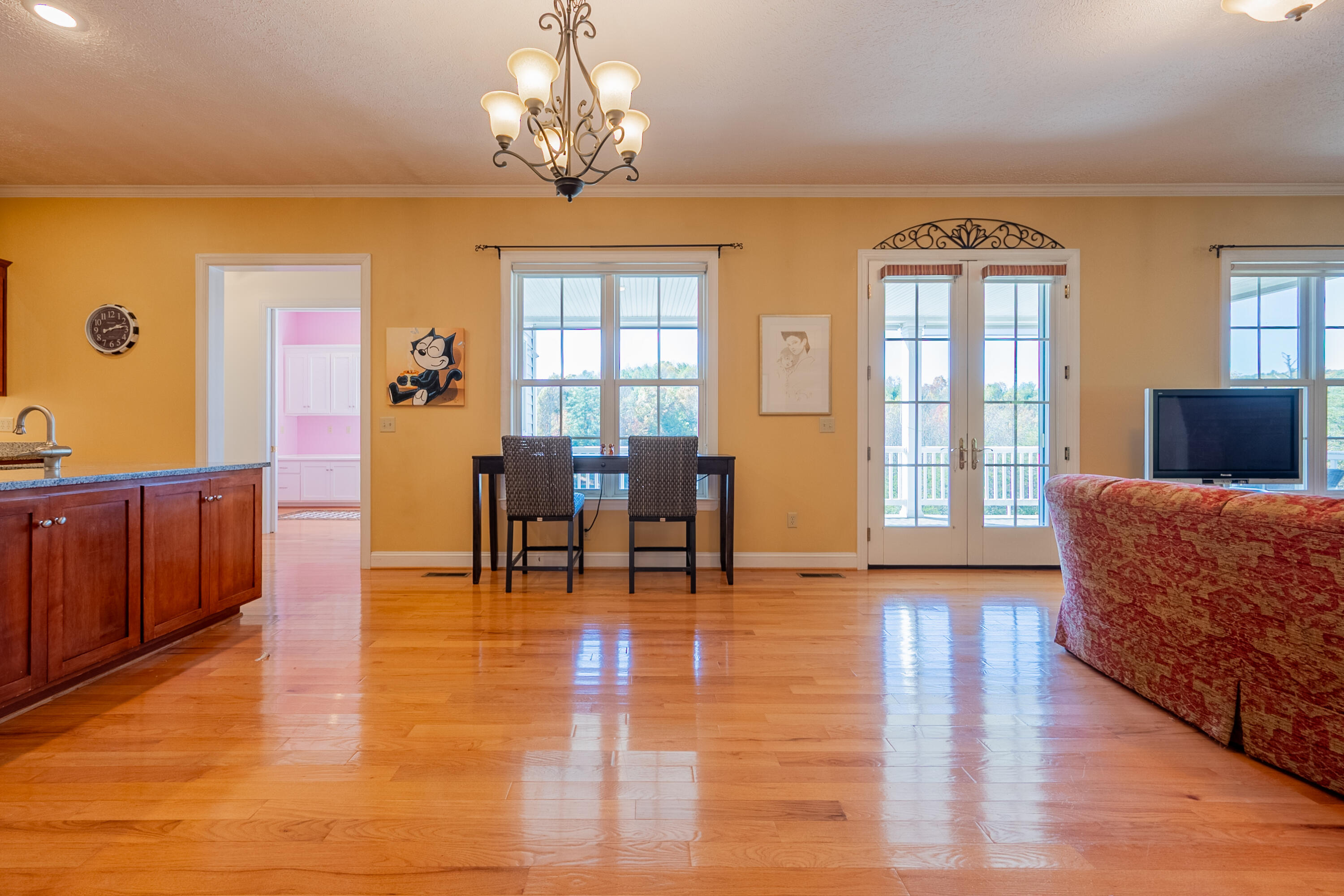 254 Dusty Mile Road Northwest Willis, VA 24380 - Photo 13 of 122 interiors-7