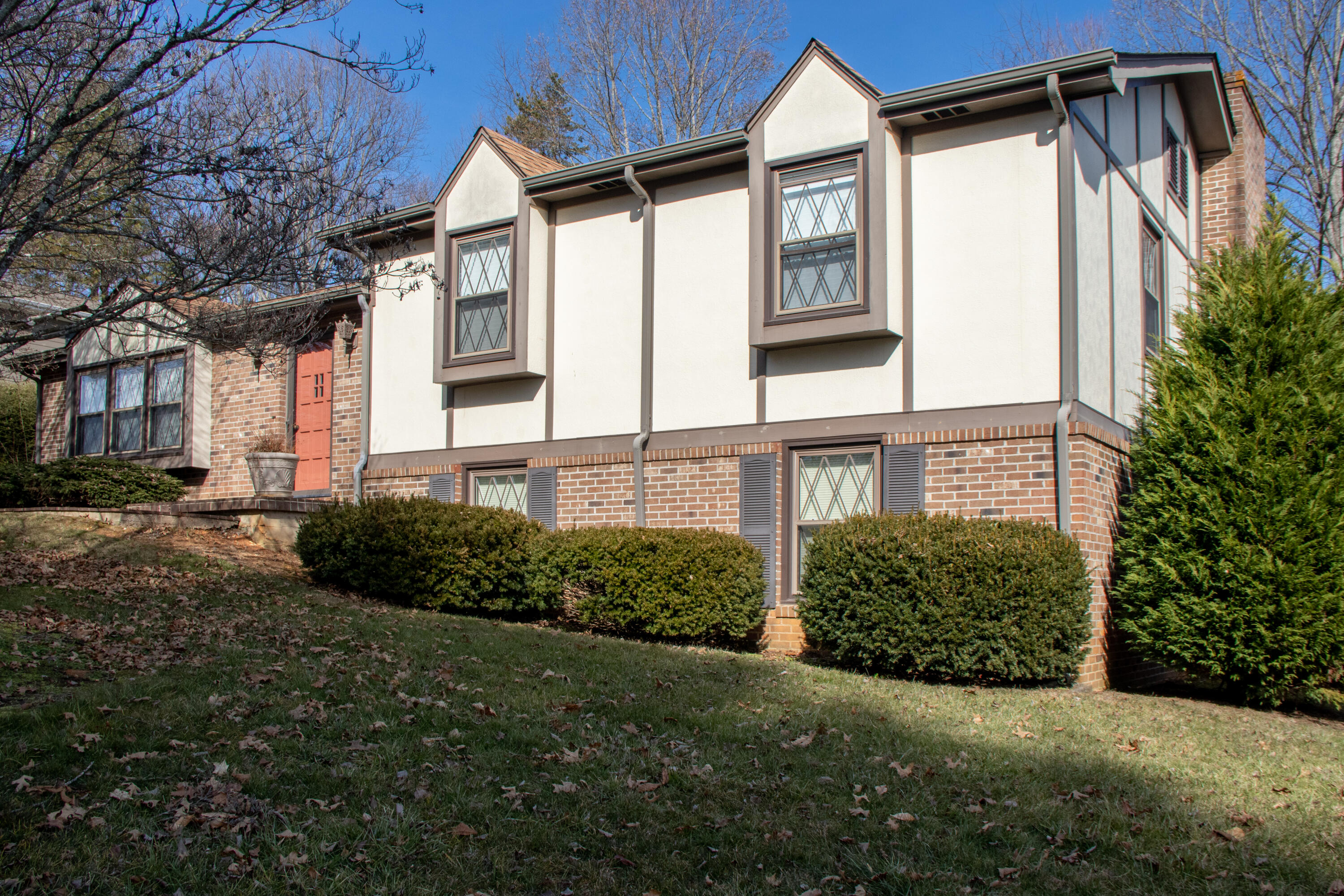 31 Stone Drive Bristol, TN 37620 - Photo 2 of 37 Stone-12