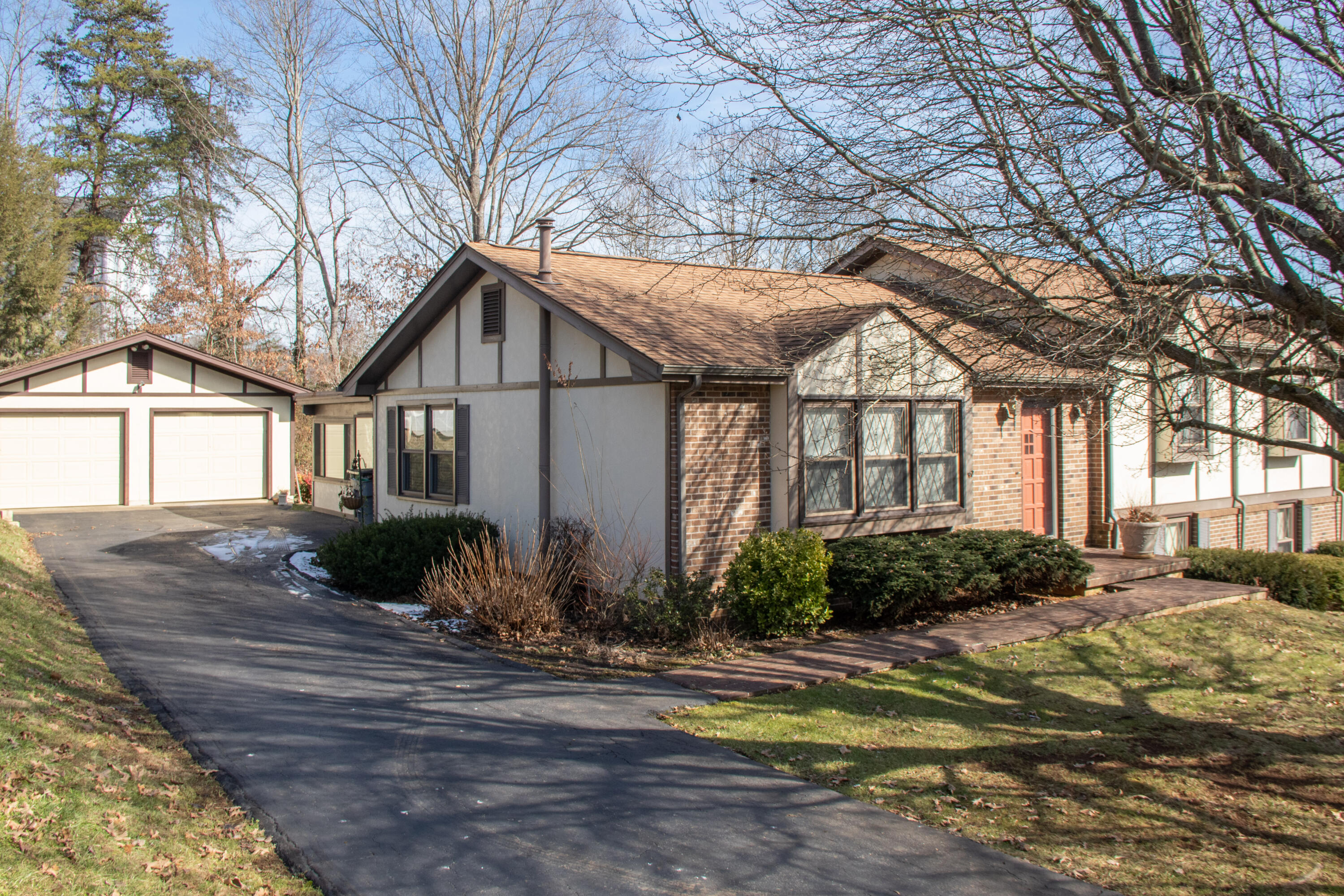 31 Stone Drive Bristol, TN 37620 - Photo 3 of 37 Stone-4