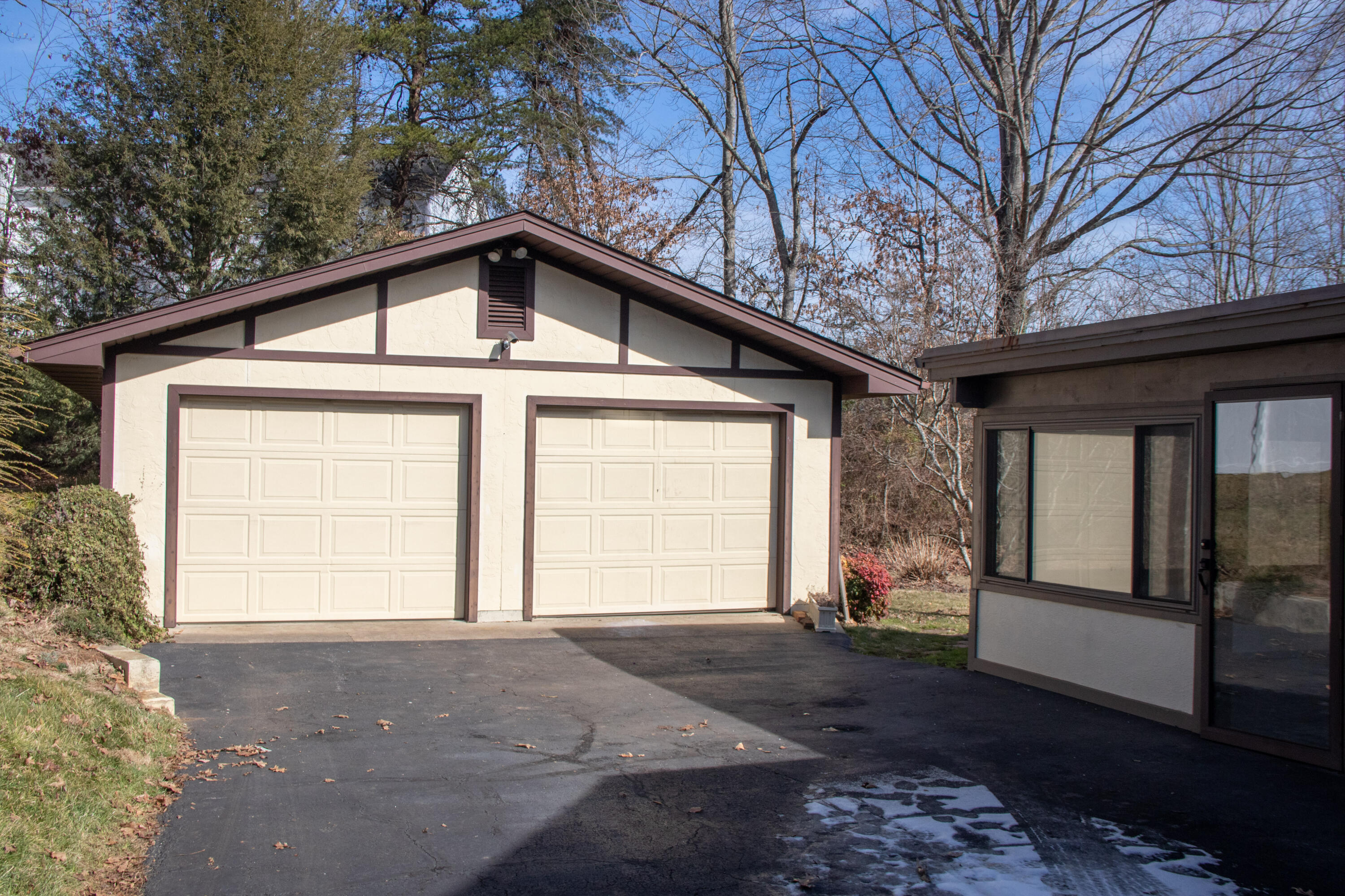 31 Stone Drive Bristol, TN 37620 - Photo 5 of 37 Stone-5