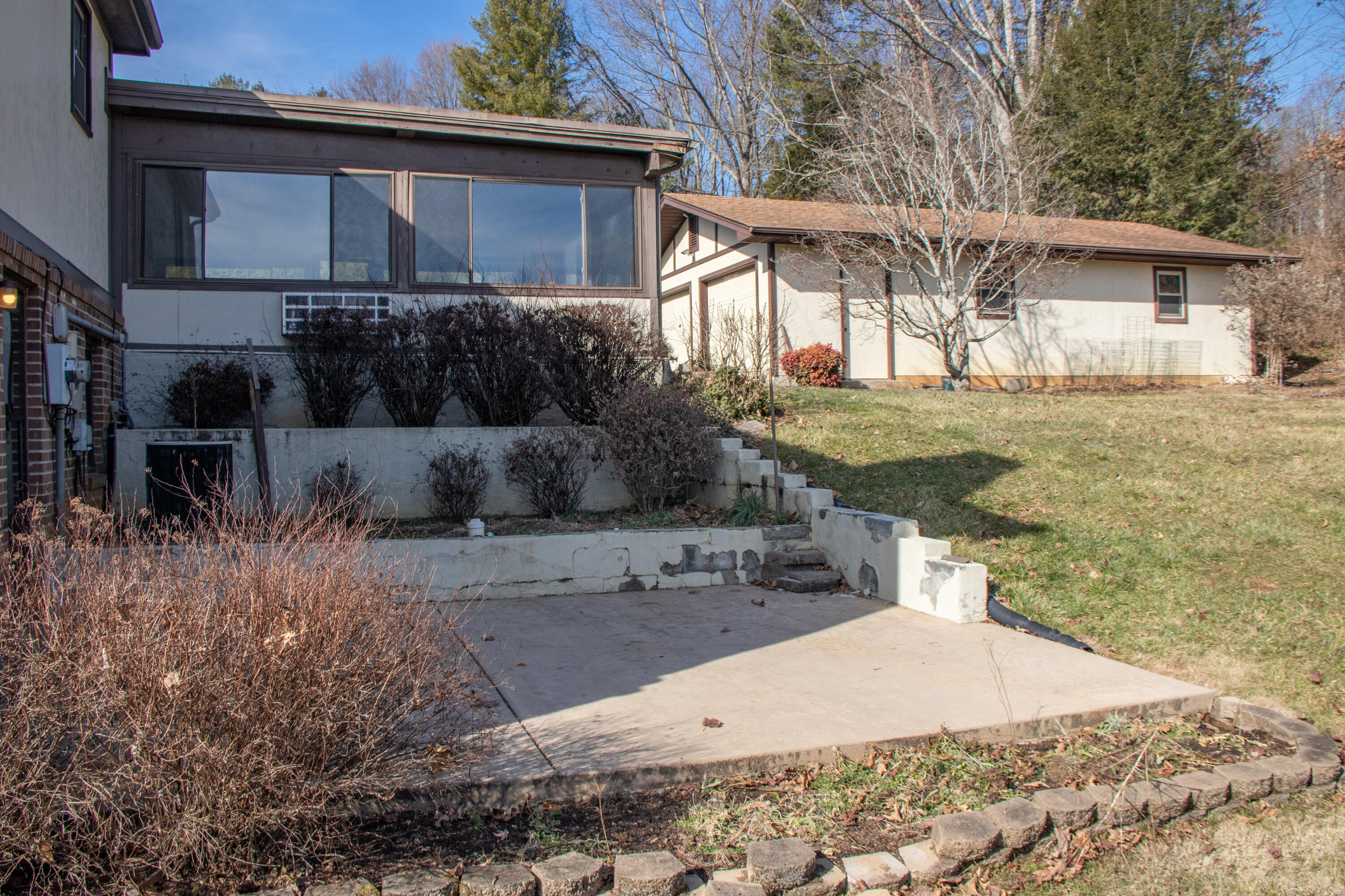 31 Stone Drive Bristol, TN 37620 - Photo 9 of 37 Stone-11