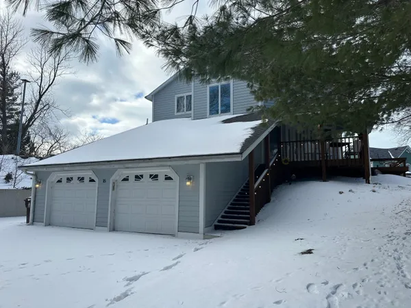 a view of entryway and hall