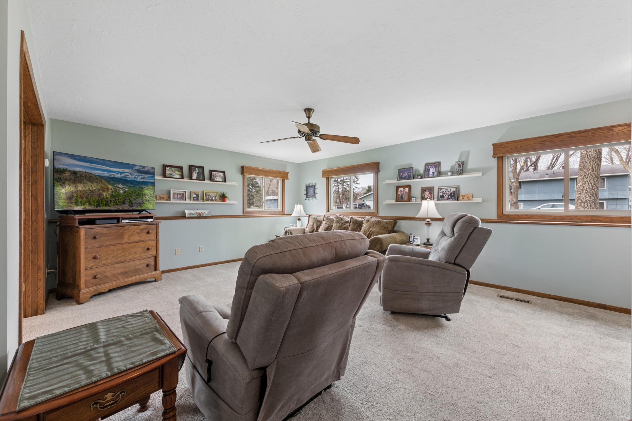 1197 Jackson Street Shakopee, MN 55379 - Photo 11 of 38