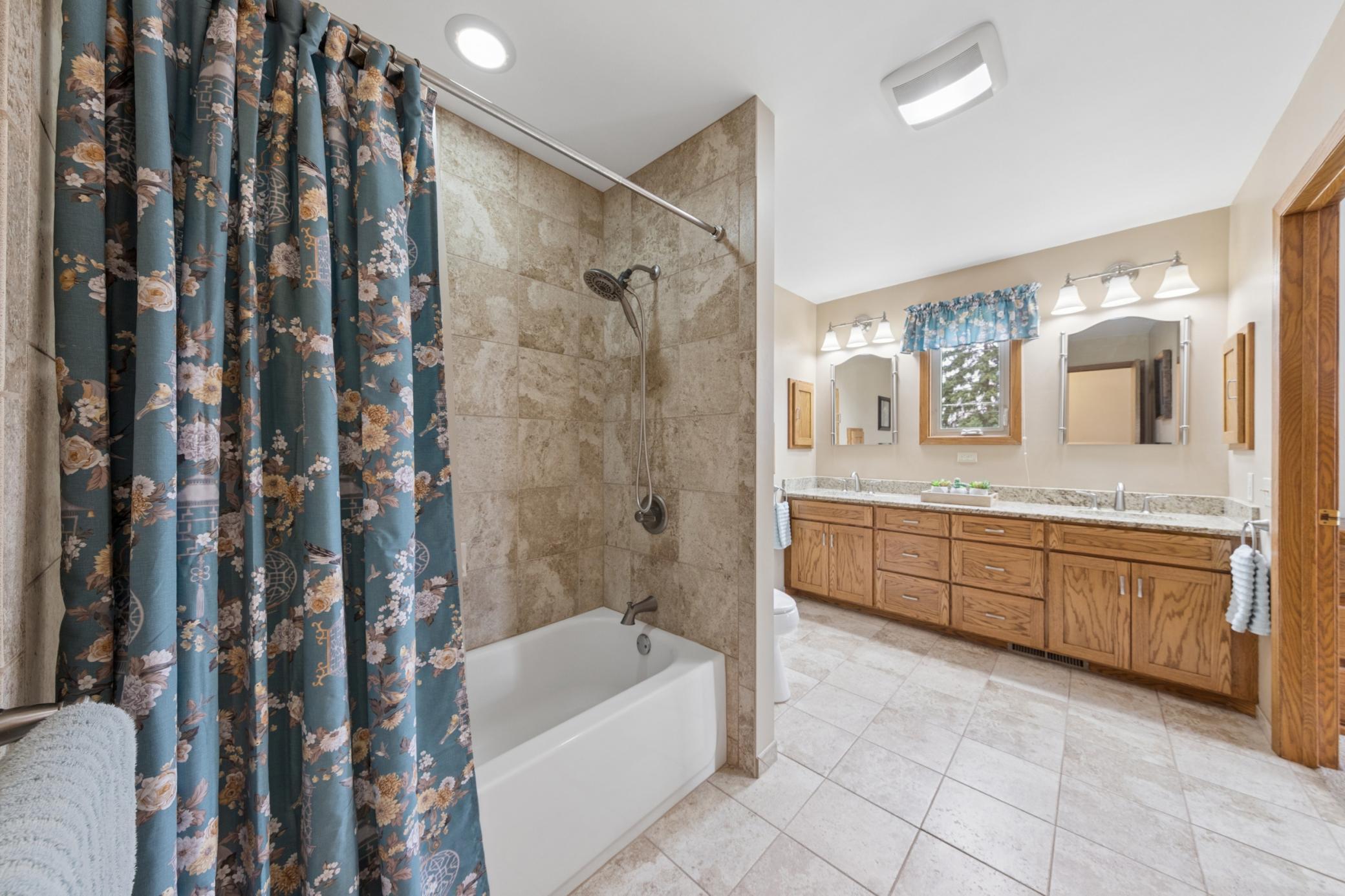 1197 Jackson Street Shakopee, MN 55379 - Photo 16 of 38