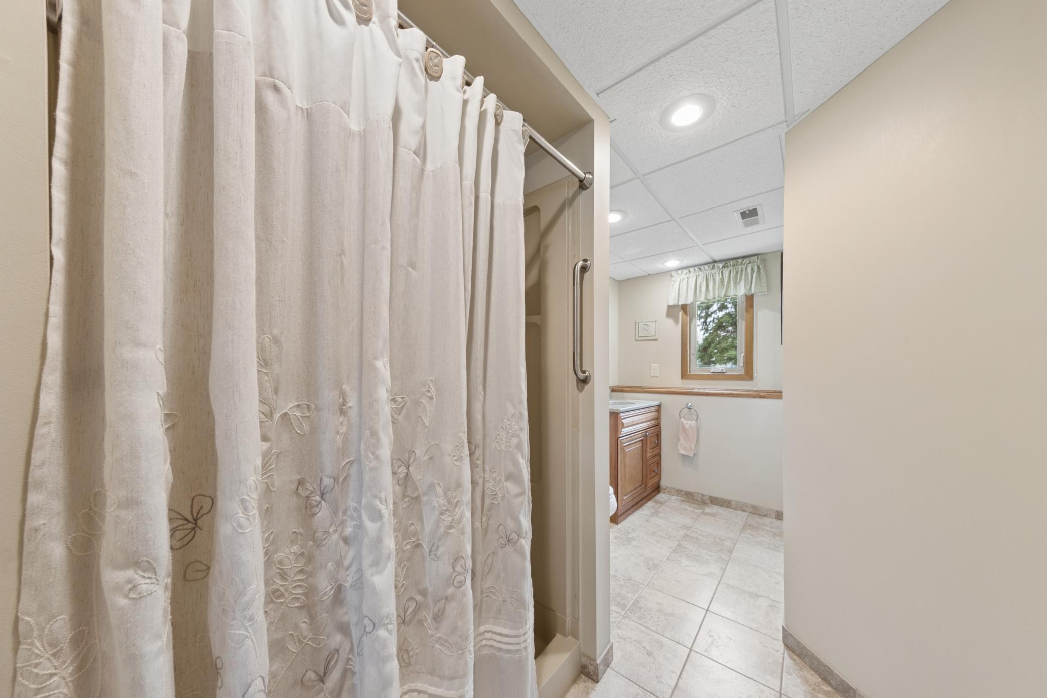 1197 Jackson Street Shakopee, MN 55379 - Photo 19 of 38