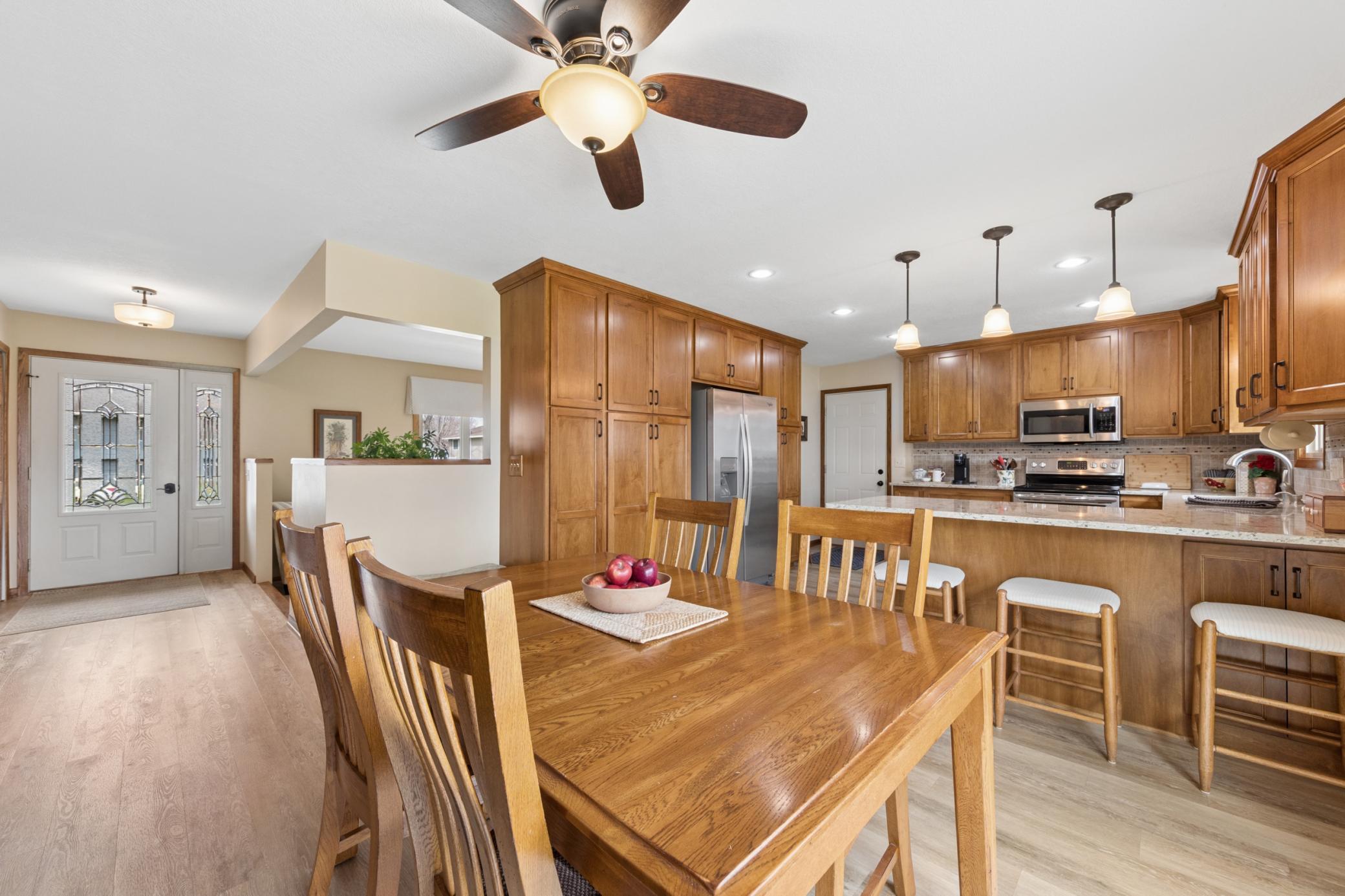 1197 Jackson Street Shakopee, MN 55379 - Photo 7 of 38