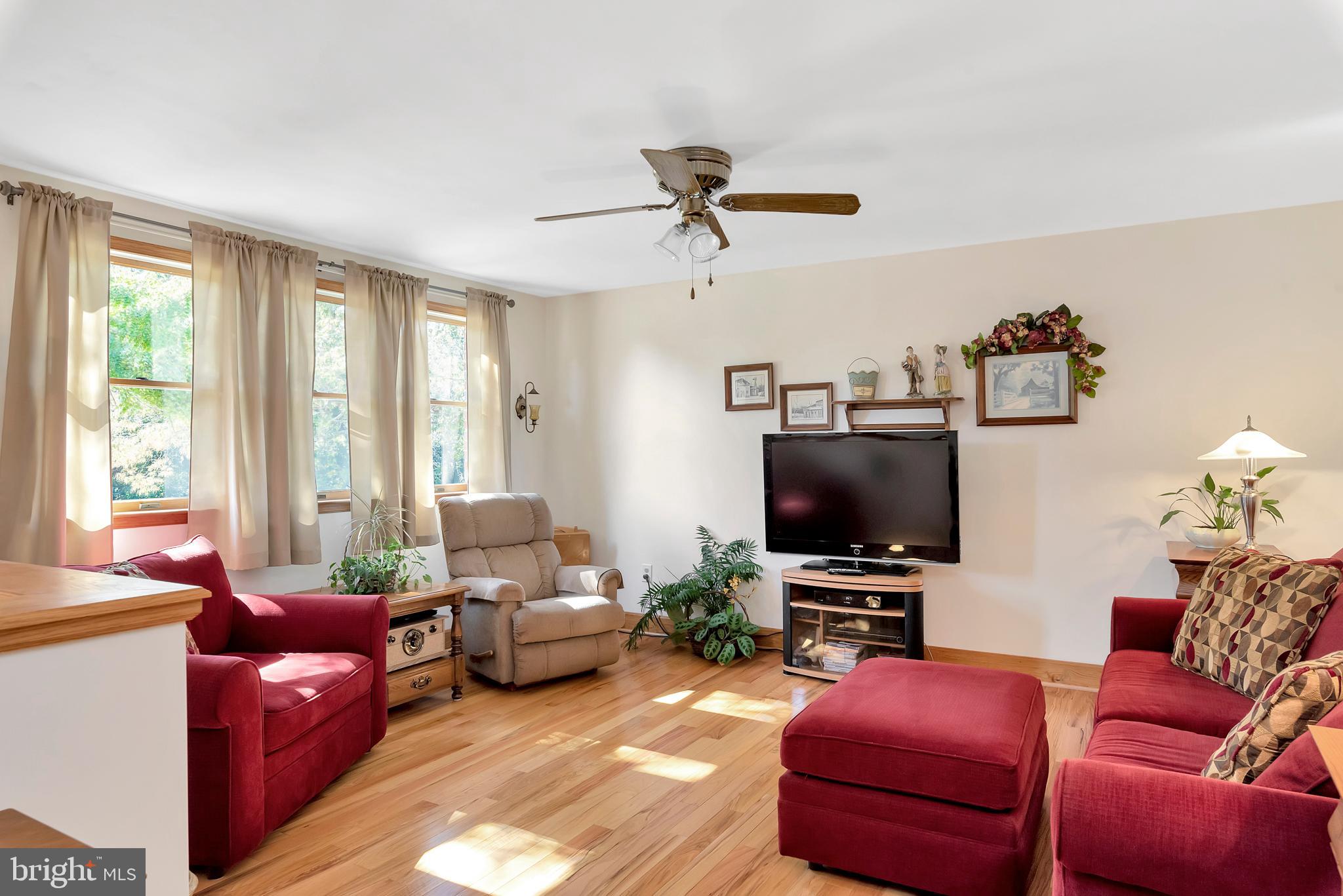 2050 Bayside Beach Road Pasadena, MD 21122 - Photo 9 of 40 Gallery Image 9