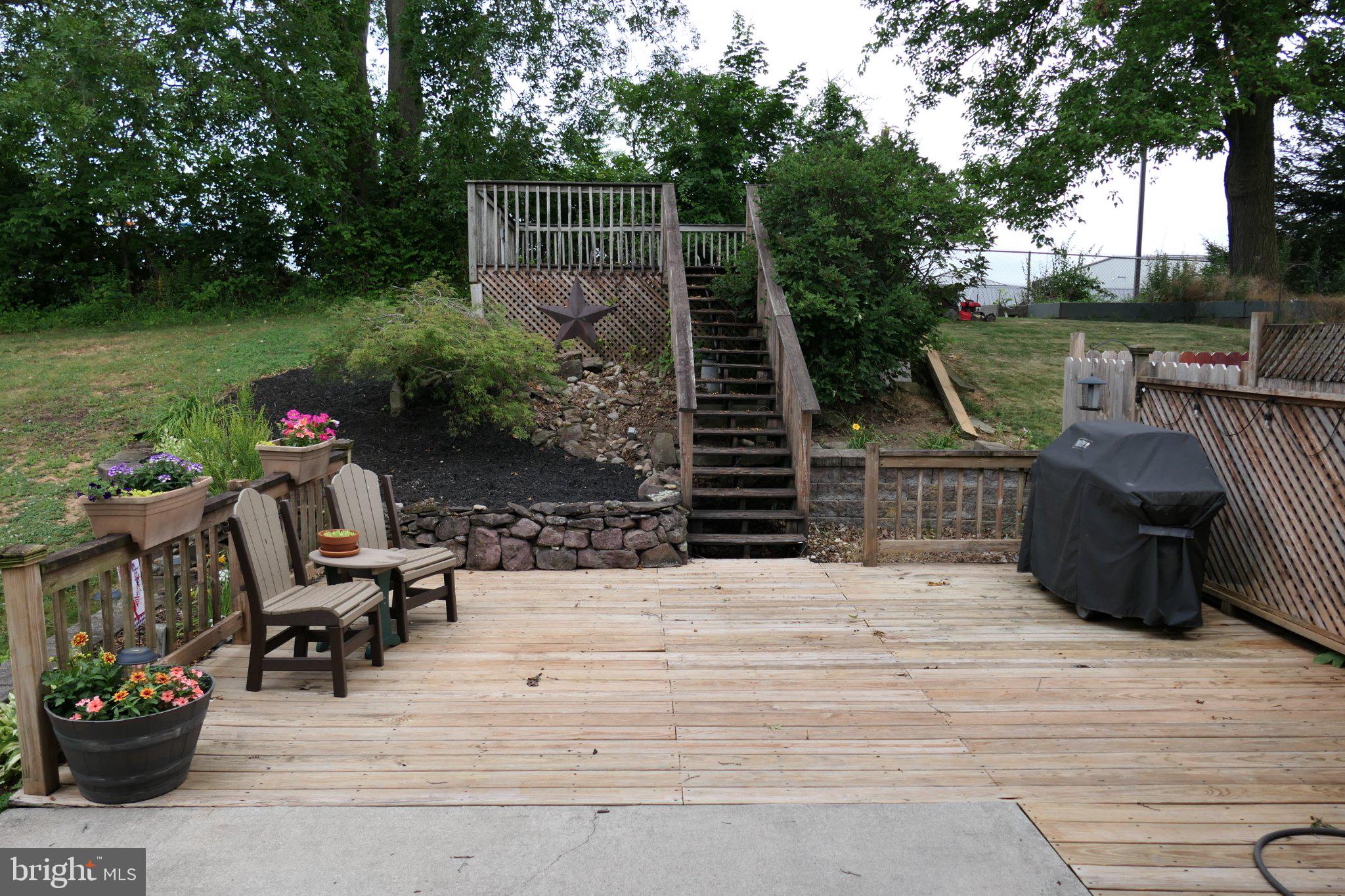 178 Riders Way Lebanon, PA 17042 - Photo 4 of 24 Serene backyard retreat with steps.