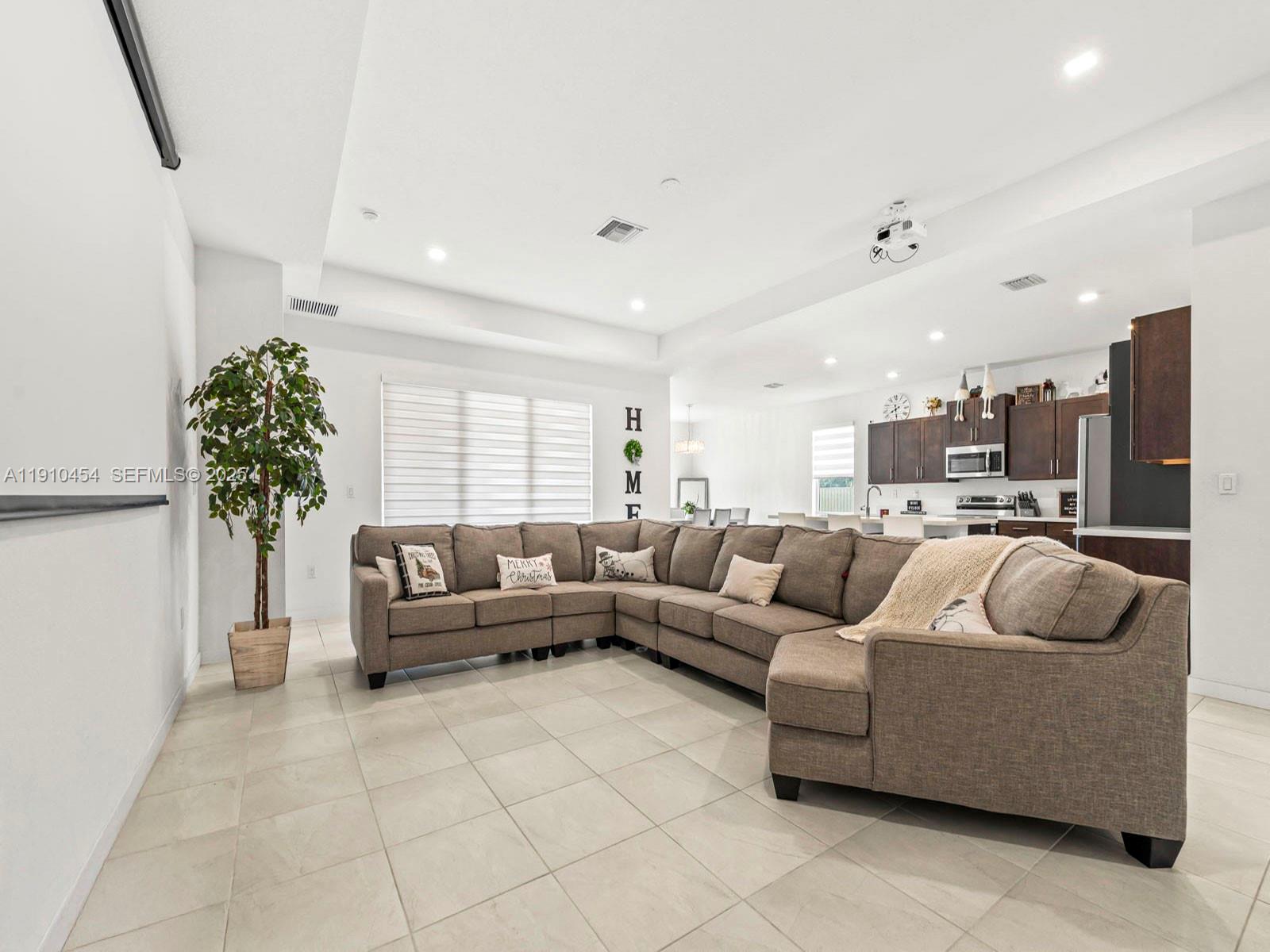 19006 Southwest 307th Street Homestead, FL 33030 - Photo 14 of 32