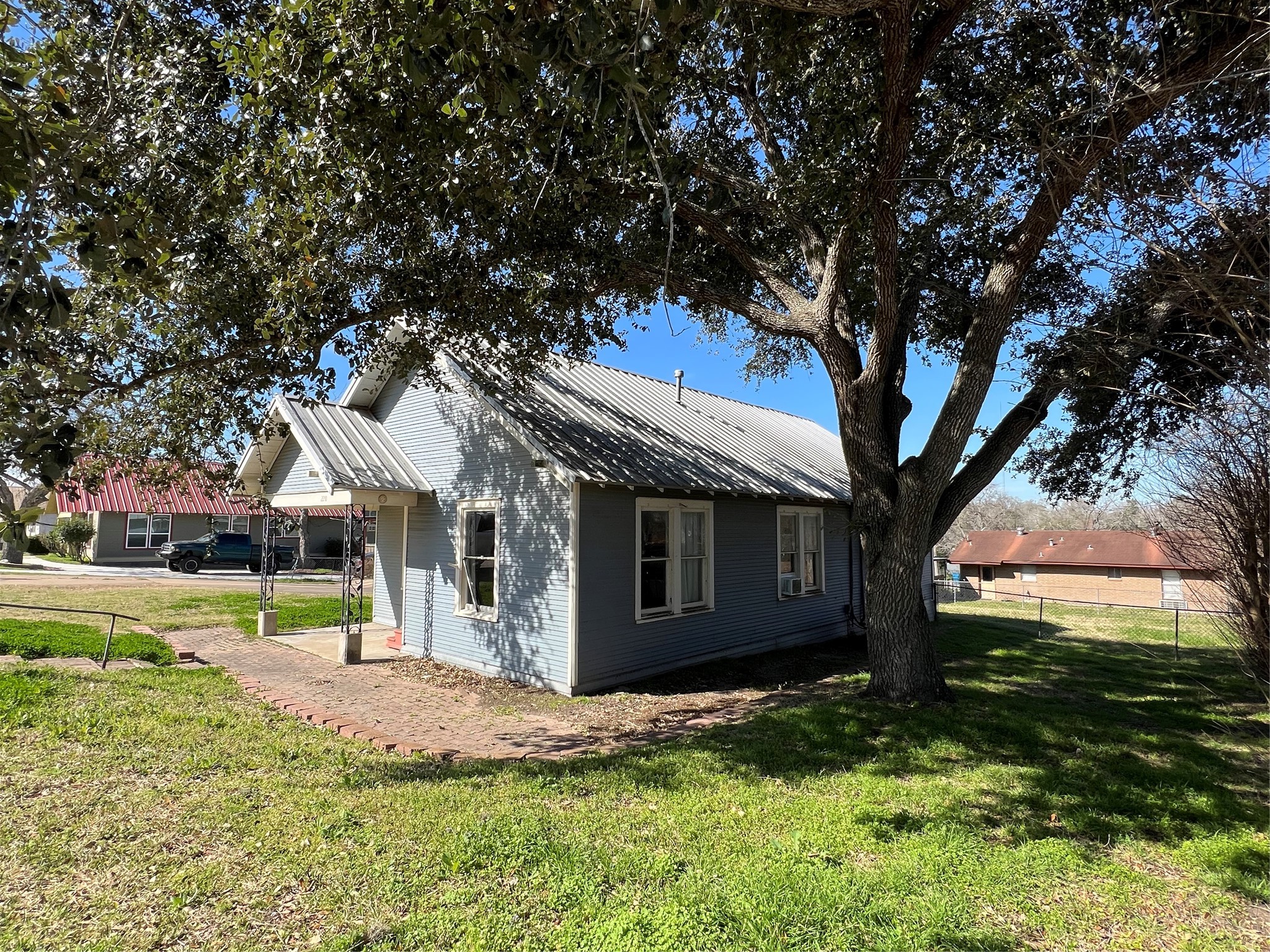 220 South Tesch Street Bellville, TX 77418 - Photo 3 of 15