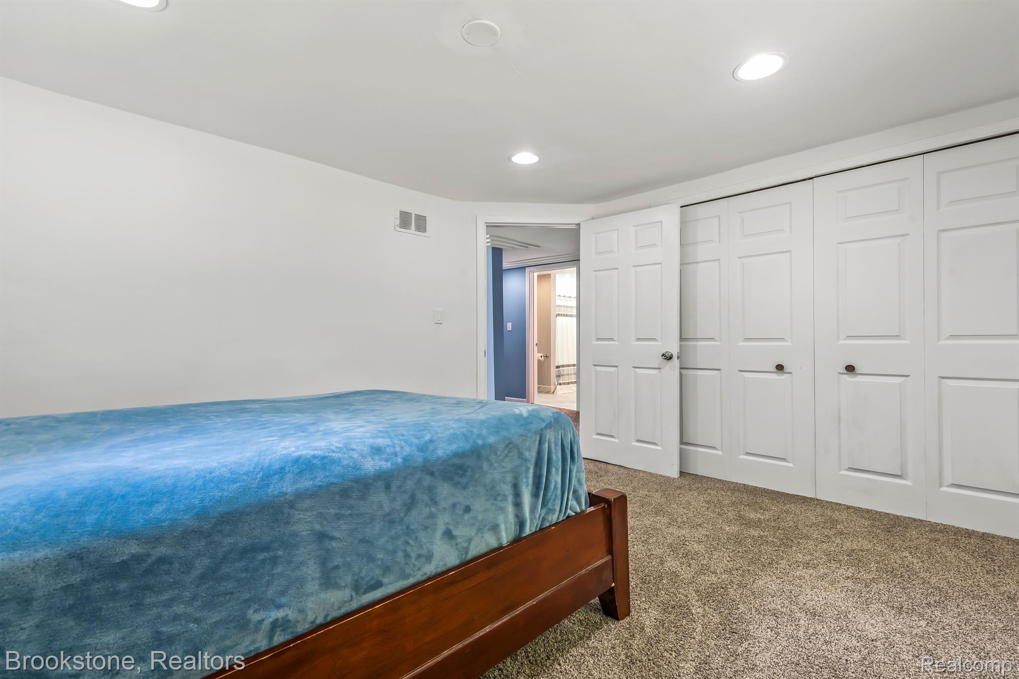 12352 Whittaker Road Milan, MI 48160 - Photo 14 of 29 Gallery Image 14