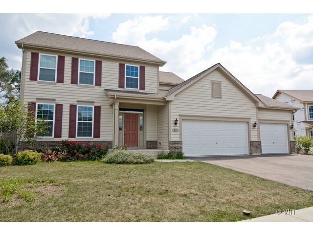 911 Oak Ridge Boulevard Elgin, IL 60120 - Photo 1 of 10