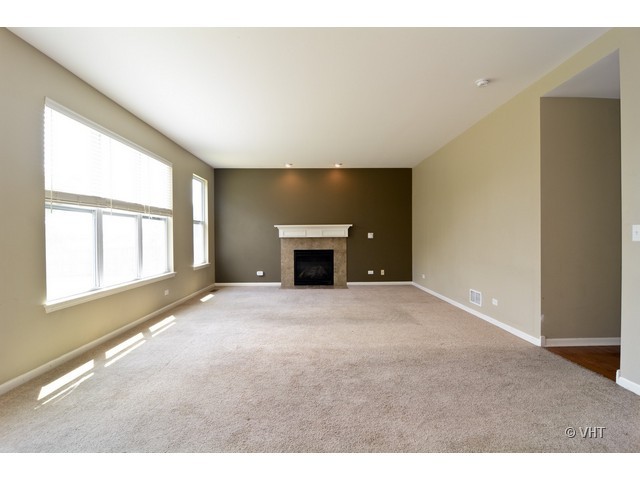 911 Oak Ridge Boulevard Elgin, IL 60120 - Photo 6 of 10