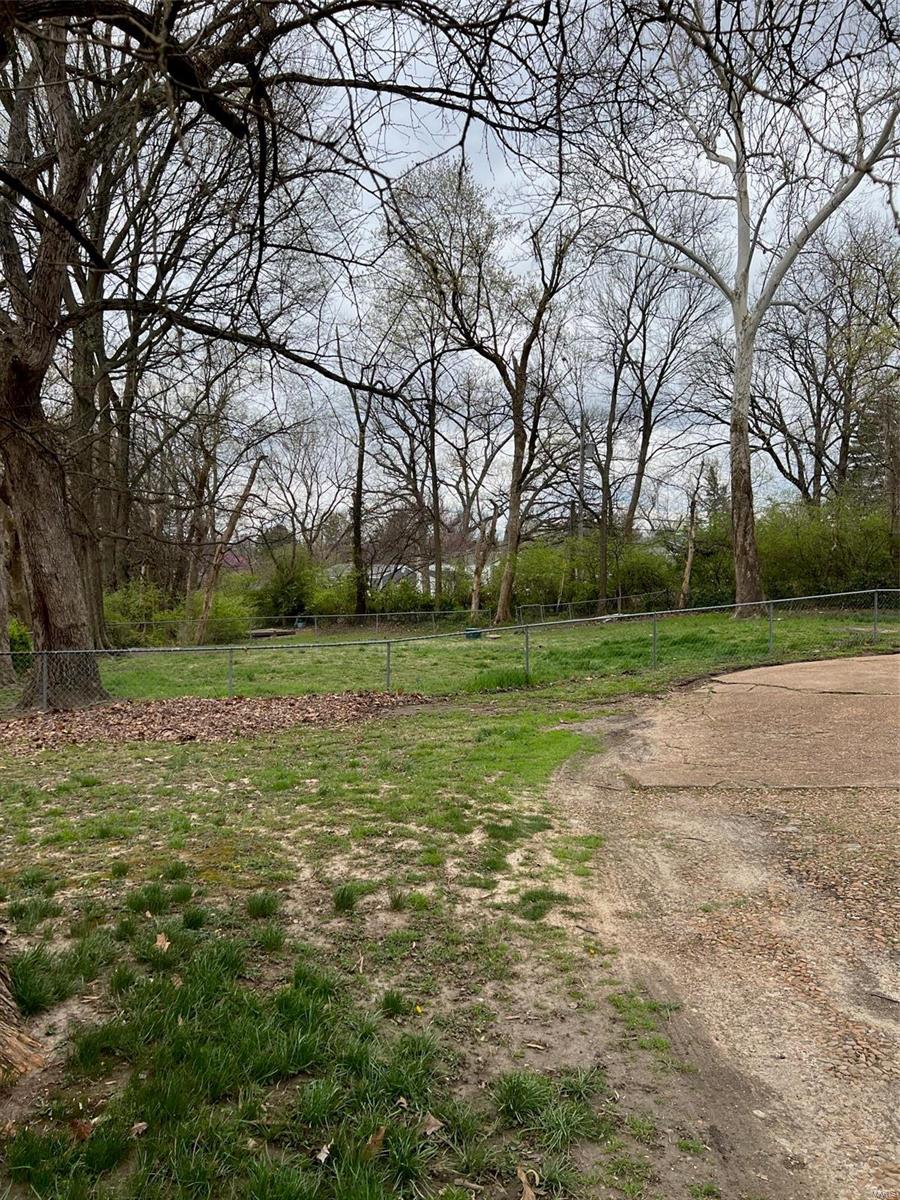 4280 Ringer Road St. Louis, MO 63129 - Photo 2 of 2 Gallery Image 2