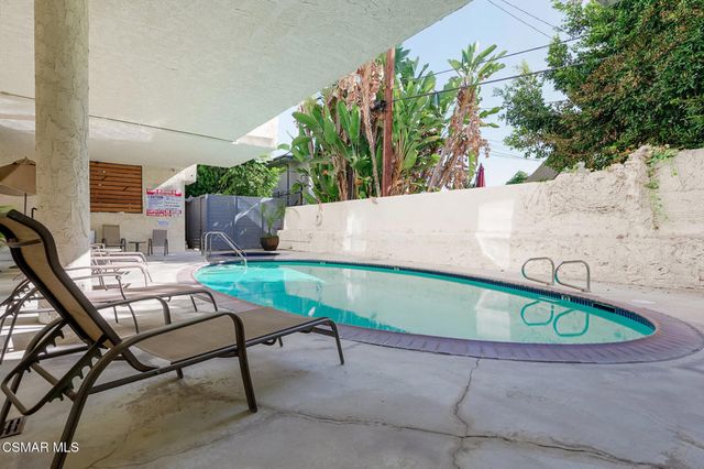 $3,895 | 8400 De Longpre Avenue, Unit 313, West Hollywood, CA 90069