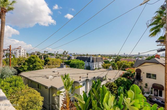 $3,895 | 8400 De Longpre Avenue, Unit 313, West Hollywood, CA 90069