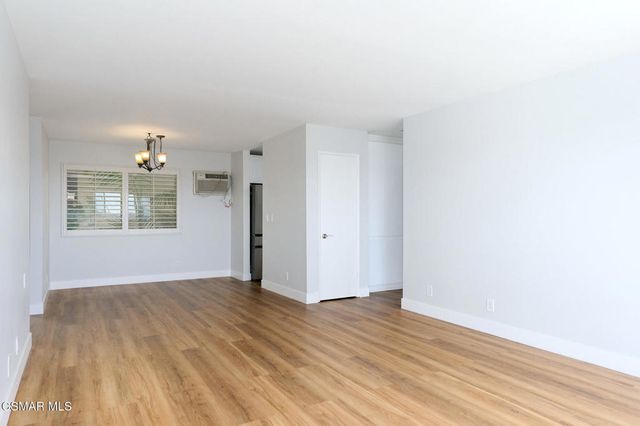 $3,895 | 8400 De Longpre Avenue, Unit 313, West Hollywood, CA 90069