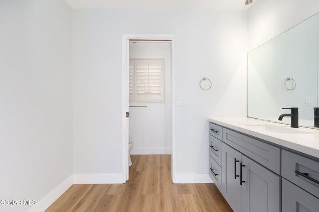 $3,895 | 8400 De Longpre Avenue, Unit 313, West Hollywood, CA 90069